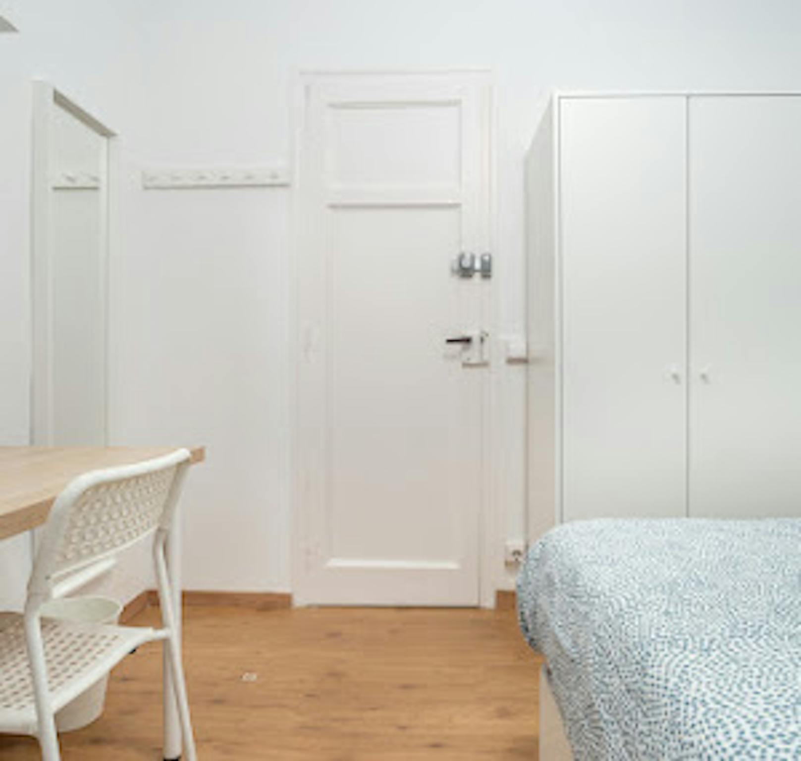 Carrer de Còrsega, Barcelona preview