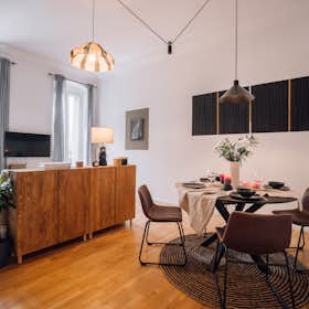 Apartment for rent for €2,578 per month in Berlin, Dunckerstraße