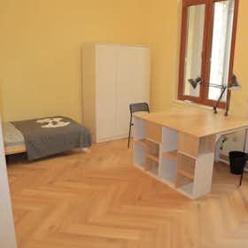 Private room for rent for HUF 157,354 per month in Budapest, Rózsa utca