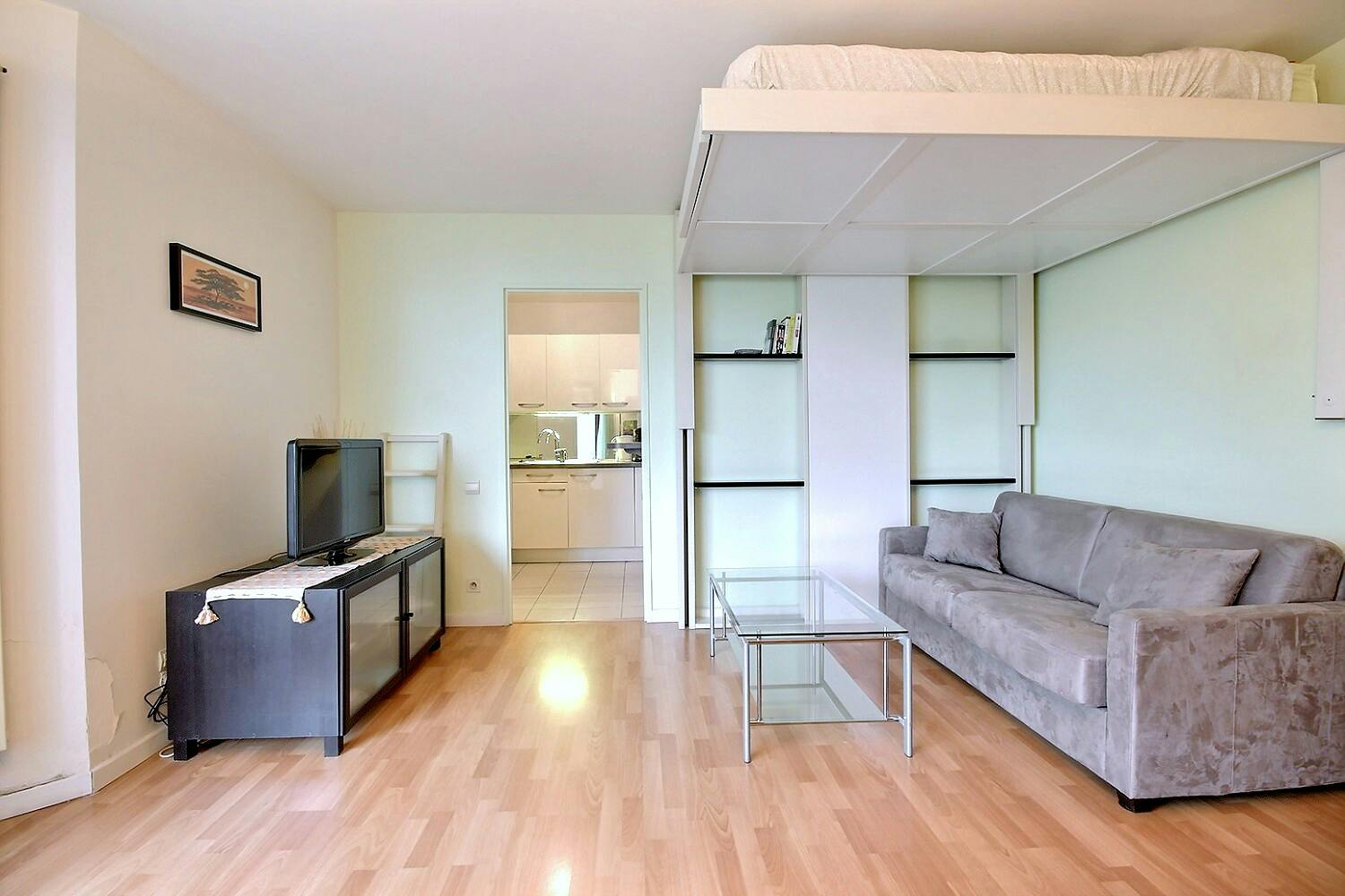 Apartment Suresnes, 30m² — photo 1