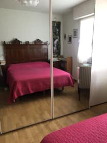Pokój prywatny do wynajęcia za 400 € miesięcznie w mieście Parma, Via Bologna