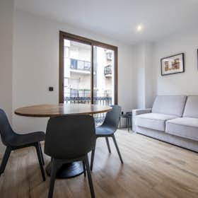 Apartment for rent for €2,438 per month in Valencia, Carrer Exarchs