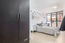 4-Bedroom Apartment in Carrer San Jacinto Castañeda, Valencia (1294554) ROOM 2