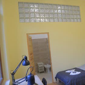 Private room for rent for HUF 196,166 per month in Budapest, Rózsa utca