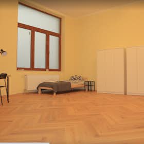 Private room for rent for HUF 196,166 per month in Budapest, Rózsa utca