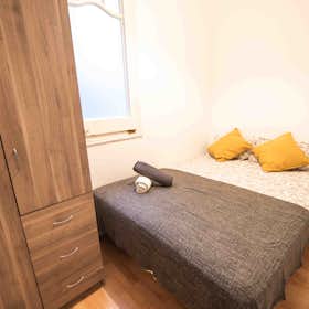 Private room for rent for €684 per month in Barcelona, Carrer de Balmes
