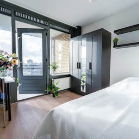 WG-Zimmer for rent for 1.157 € per month in Capelle aan den IJssel, Bernsteinstraat