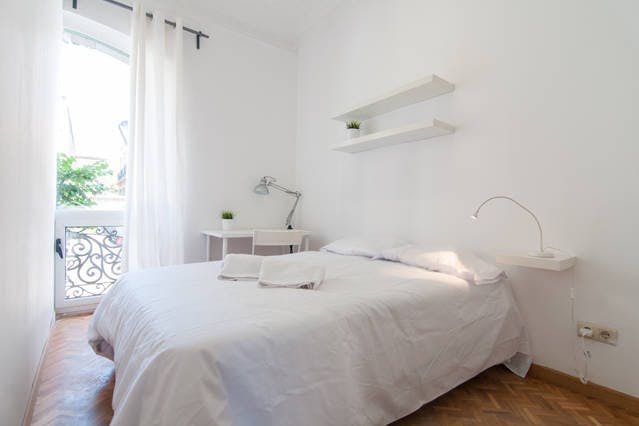 Private room for rent for €856 per month in Barcelona, Carrer de Balmes