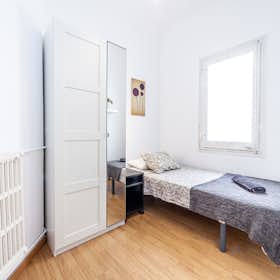 Private room for rent for €749 per month in Barcelona, Carrer del Bruc