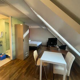 Appartement à louer pour 2 600 CHF/mois à Zürich, Schaffhauserstrasse