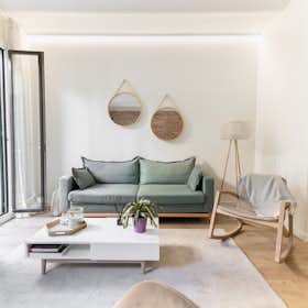 Apartment for rent for €1,890 per month in Barcelona, Carrer de Còrsega