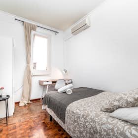 Private room for rent for €749 per month in Barcelona, Gran Via de les Corts Catalanes