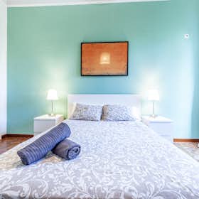 Private room for rent for €803 per month in Barcelona, Gran Via de les Corts Catalanes
