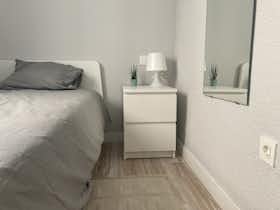 Отдельная комната сдается в аренду за 325 € в месяц в Alicante, Calle Maestro Marqués
