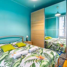 Apartment for rent for €1,450 per month in Issy-les-Moulineaux, Rue du Gouverneur-Général Éboué