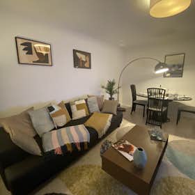 Apartment for rent for €2,355 per month in Berlin, Ansbacher Straße
