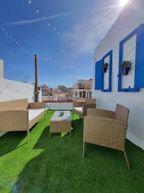 Wohnung zu mieten für 1.500 € pro Monat in Almería, Calle Lope de Vega