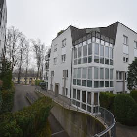 Apartment for rent for €1,400 per month in Essen, Emil-Kemper-Straße