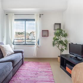 公寓 for rent for €1,200 per month in Lisbon, Rua Giovanni Antinori
