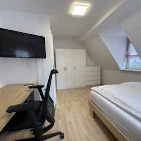 Wohnung zu mieten für 1.190 € pro Monat in Stuttgart, Ulmer Straße