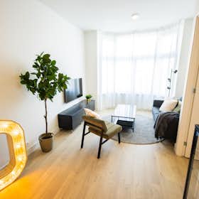 Apartment for rent for €3,000 per month in Rotterdam, Nieuwe Binnenweg
