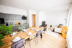 Appartement te huur voor € 4.000 per maand in Rotterdam, Villapark