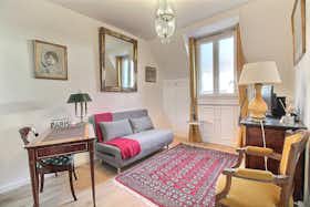 Appartement te huur voor € 1.272 per maand in Paris, Avenue de Versailles
