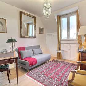 公寓 正在以 €1,272 的月租出租，其位于 Paris, Avenue de Versailles