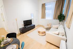 Appartement te huur voor € 3.000 per maand in De Bilt, Essenkamp
