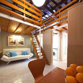 Studio for rent for €1,700 per month in Barcelona, Carrer del Portal Nou