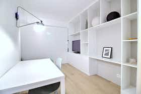 Apartment for rent for €1,391 per month in Paris, Rue du Dahomey