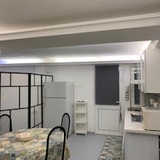 Studio for rent for €690 per month in Lisbon, Calçada da Quintinha