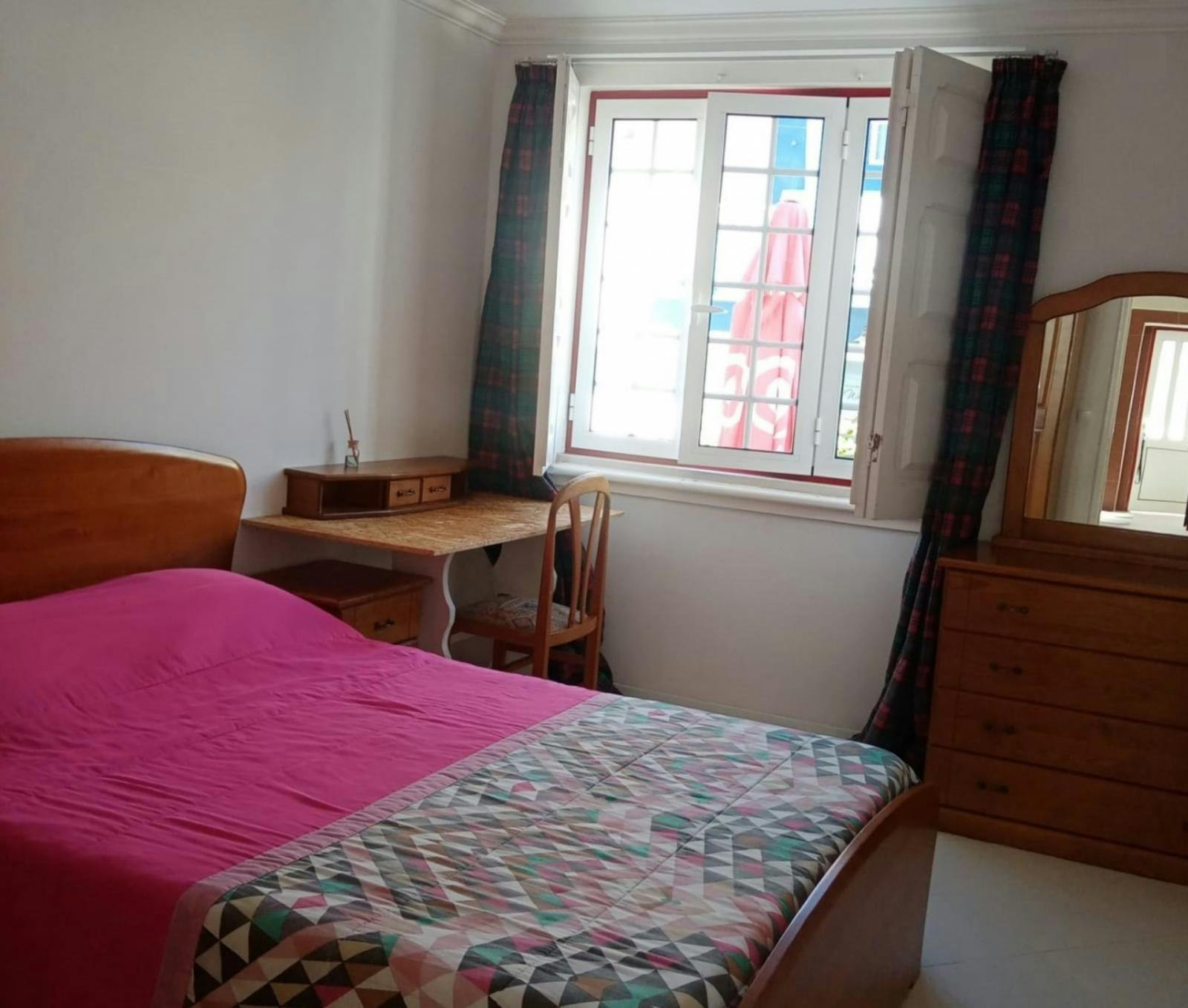 Rua da Costa, Almada preview