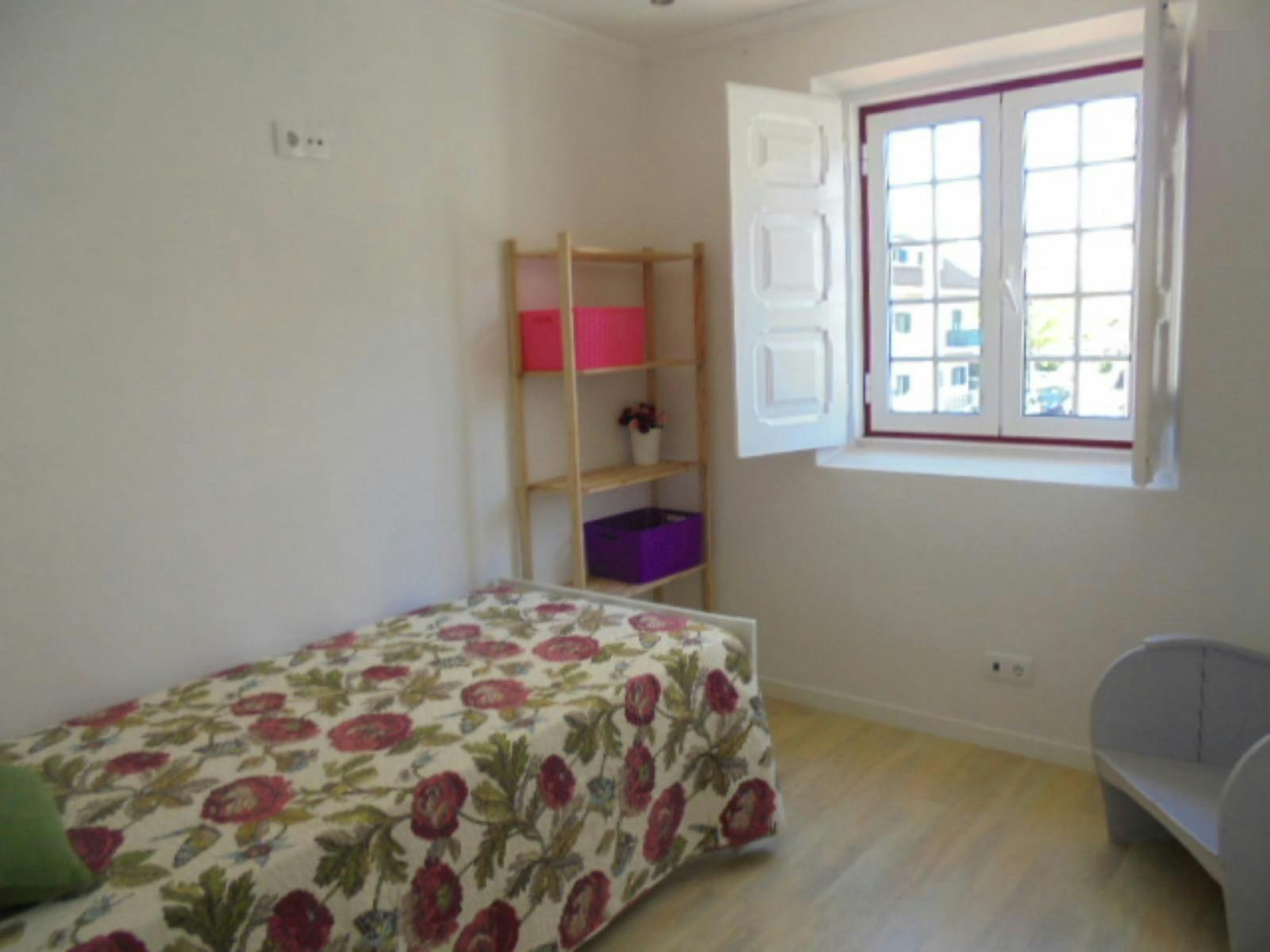 Rua da Costa, Almada preview