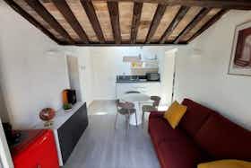 Appartement à louer pour 3 000 €/mois à Padova, Via del Santo