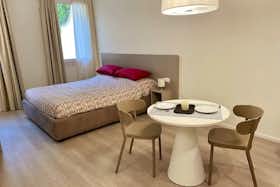 Appartement à louer pour 1 800 €/mois à Padova, Via del Santo