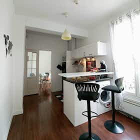 Lägenhet att hyra för 1 750 € i månaden i Le Vésinet, Route de Montesson