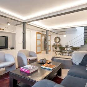 Apartment for rent for €800 per month in Madrid, Calle de la Madre de Dios