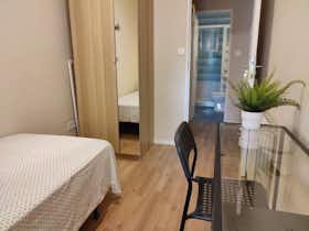 Privé kamer te huur voor € 350 per maand in Madrid, Calle de Vélez Málaga
