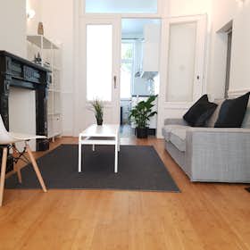 Apartment for rent for €2,000 per month in Ixelles, Rue Lens