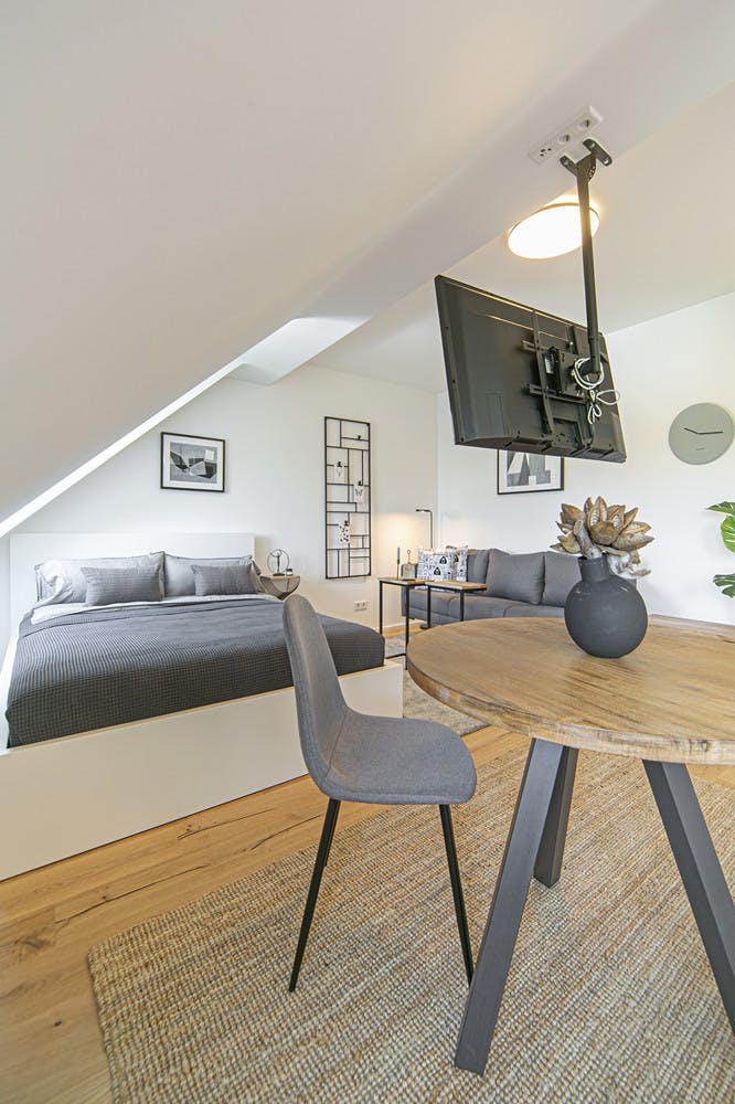 单间公寓 正在以 €1,350 的月租出租，其位于 Düsseldorf, Fleher Straße