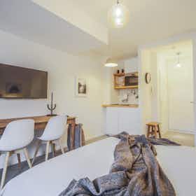 单间公寓 正在以 €1,100 的月租出租，其位于 Düsseldorf, Gladbacher Straße