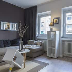 Wohnung zu mieten für 1.350 € pro Monat in Düsseldorf, Gladbacher Straße