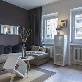 公寓 正在以 €1,350 的月租出租，其位于 Düsseldorf, Gladbacher Straße