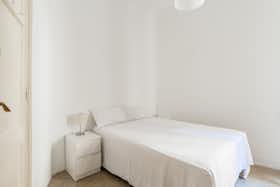 Private room for rent for €650 per month in Barcelona, Avinguda Diagonal