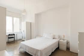 Private room for rent for €800 per month in Barcelona, Avinguda Diagonal