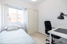 Отдельная комната сдается в аренду за 225 € в месяц в Castelló de la Plana, Carrer Rafalafena