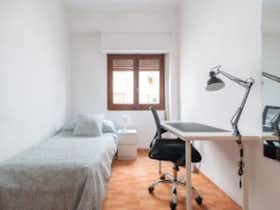 WG-Zimmer zu mieten für 250 € pro Monat in Castelló de la Plana, Carrer d'Herrero