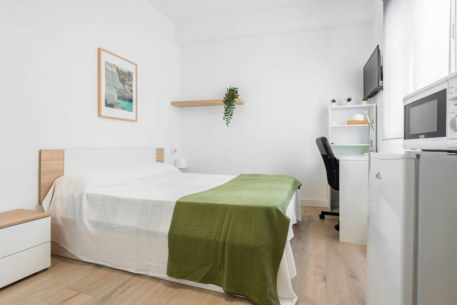 Private room for rent for €325 per month in Castelló de la Plana, Plaza Pescadería
