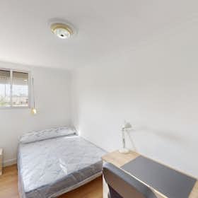 私人房间 正在以 €245 的月租出租，其位于 Jerez de la Frontera, Avenida de Blas Infante